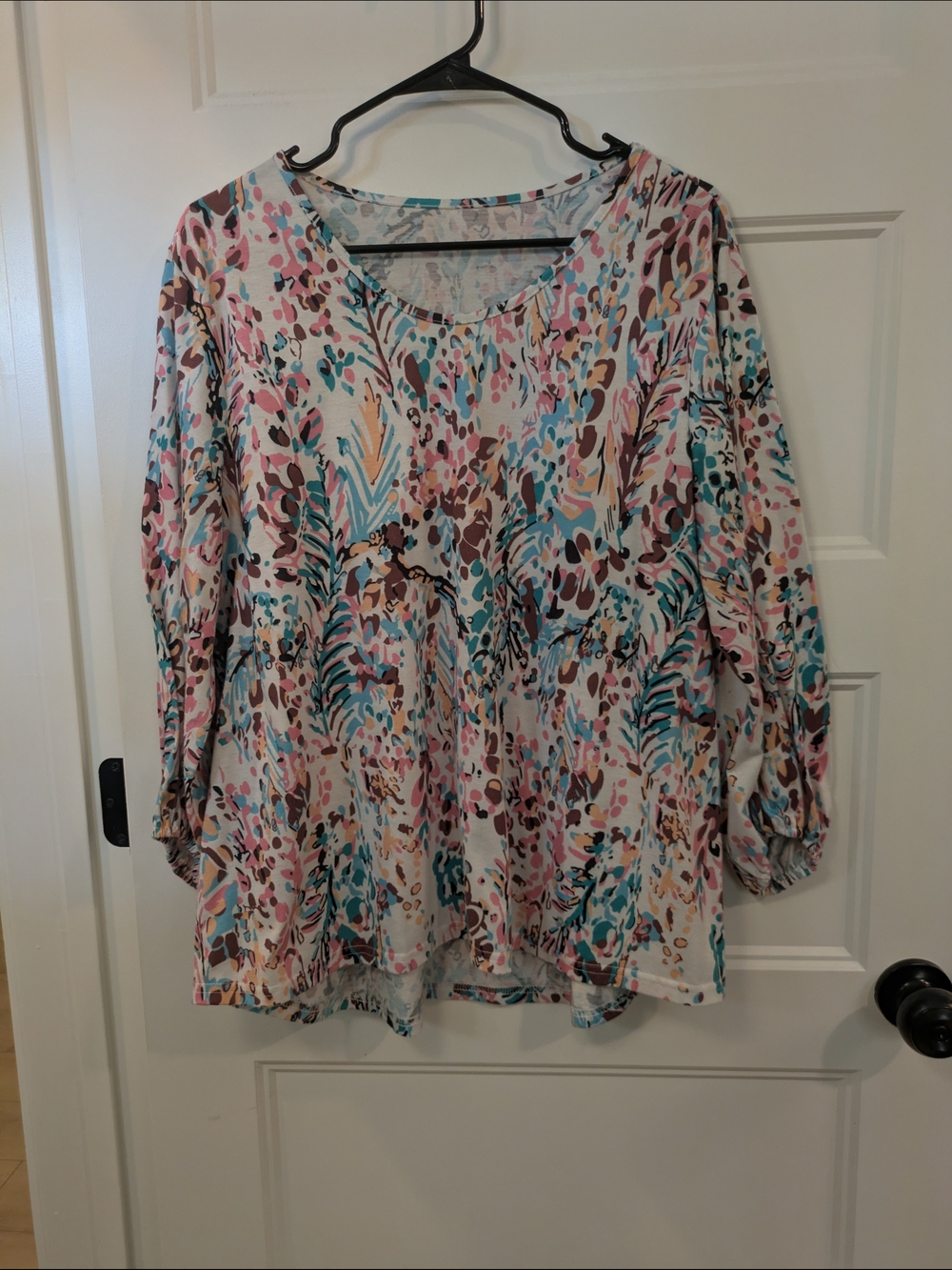 🔴 3/$15  Flowy Abstract Print Women's Top in Multi-Color